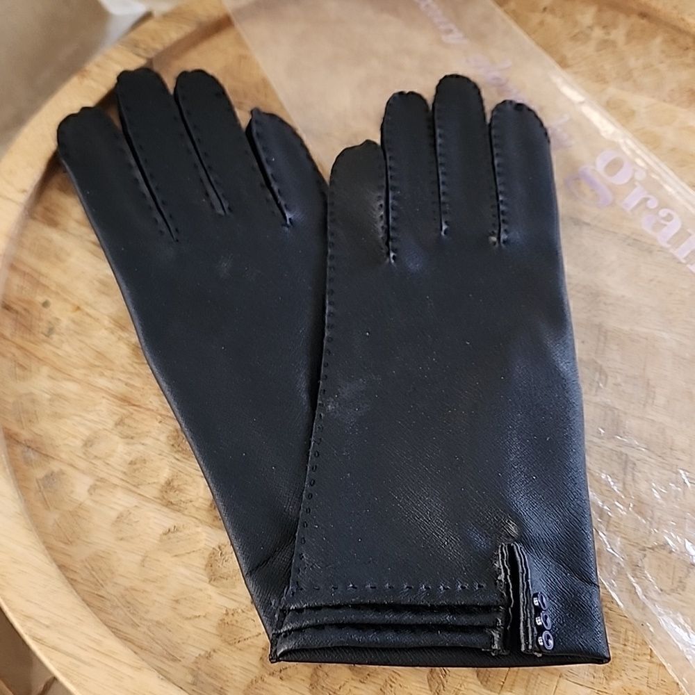 Vintage Luxury Handstitched Grandoe matte Black Pleated Button Detail Gloves